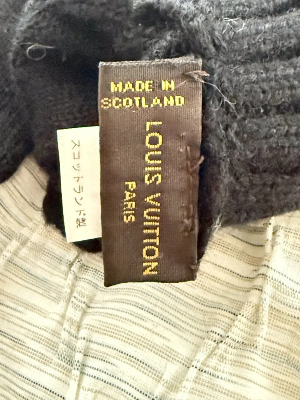 $1195 Authentic LOUIS VUITTON Made in SCOTLAND Womens 100% CASHMERE Black Gloves
